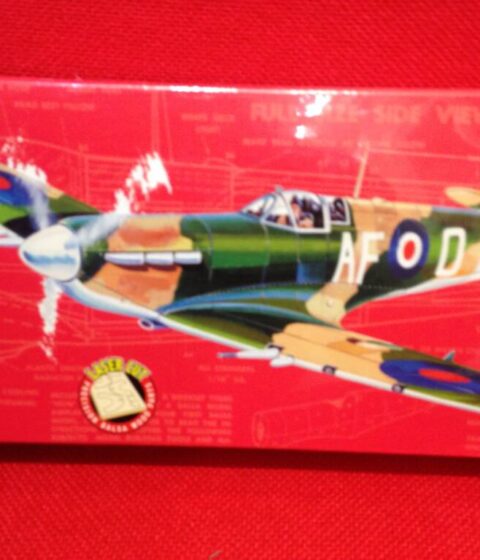 Spitfire  rubber power free flight balsa kit
